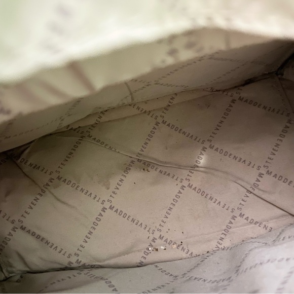 Steve Madden Bevelyn Crossbody Bag - Picture 12 of 15